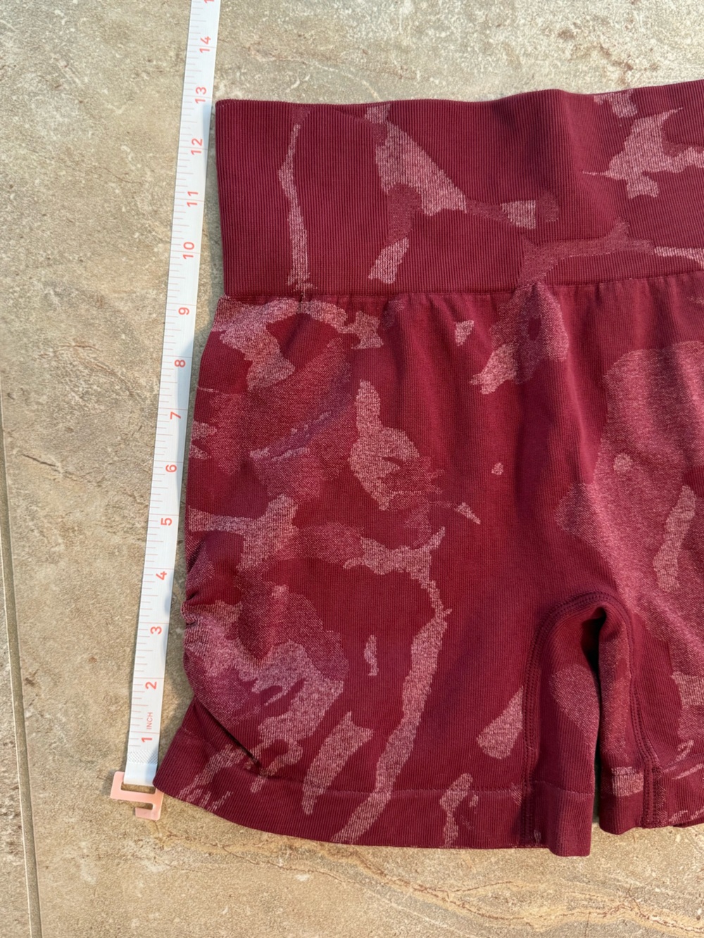NWOT Women’s Red Maroon Camo Biker Shorts Scrunch Sides Size Medium - Picture 6 of 7